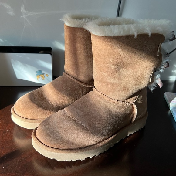 Short UGG Bailey Bow II - Picture 2 of 3